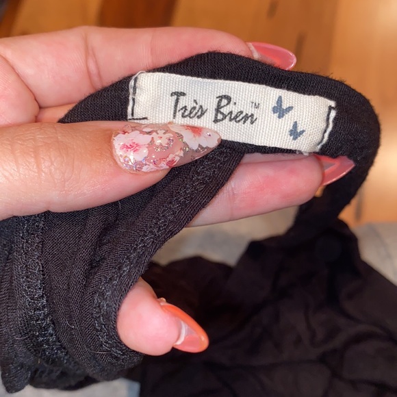 LIKE NEW- TRÈS BIEN LACE KEY HOLE MOCK NECK TANK TOP- WOMENS SMALL - Picture 3 of 6